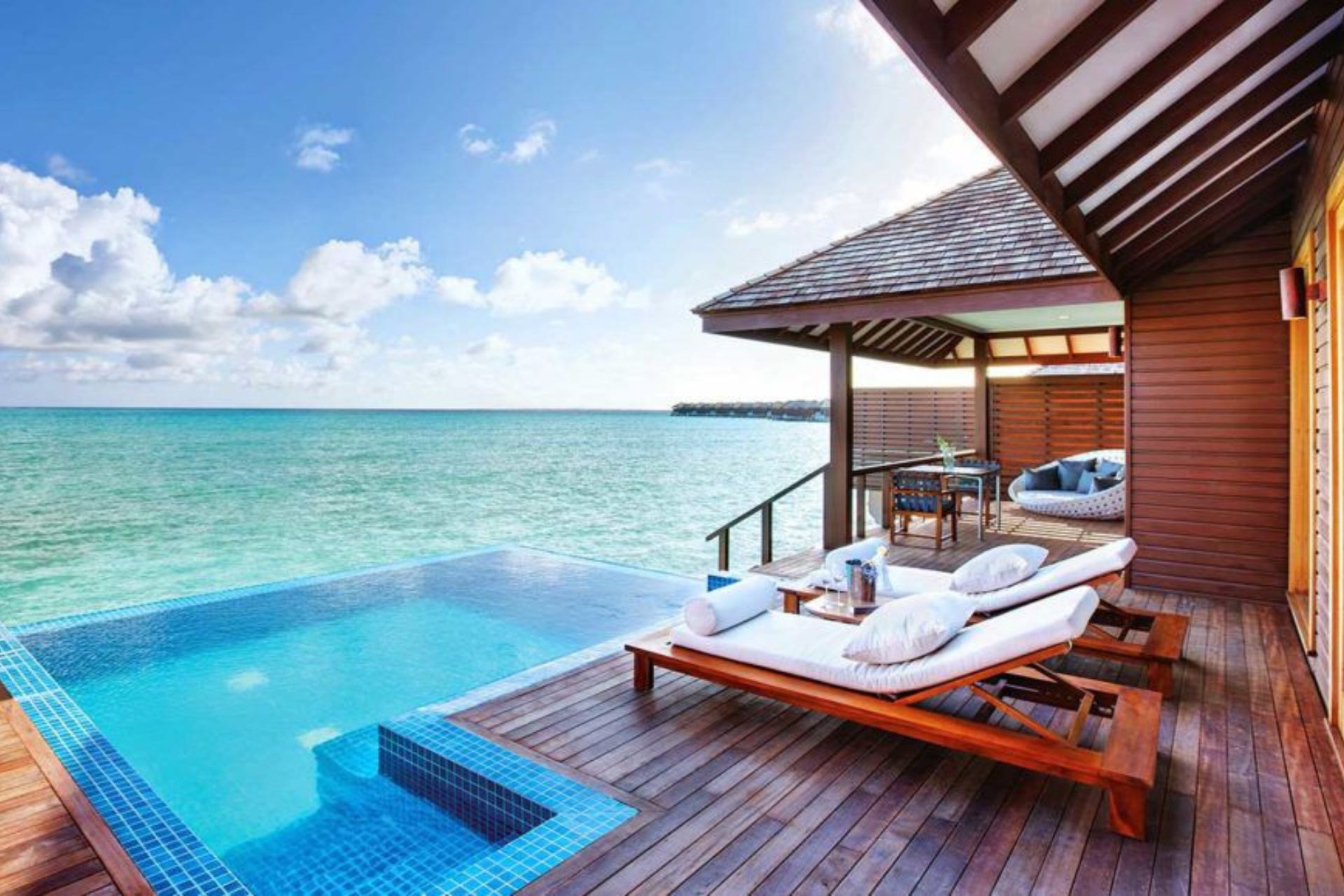 Hideaway-Deluxe-Water-Villa