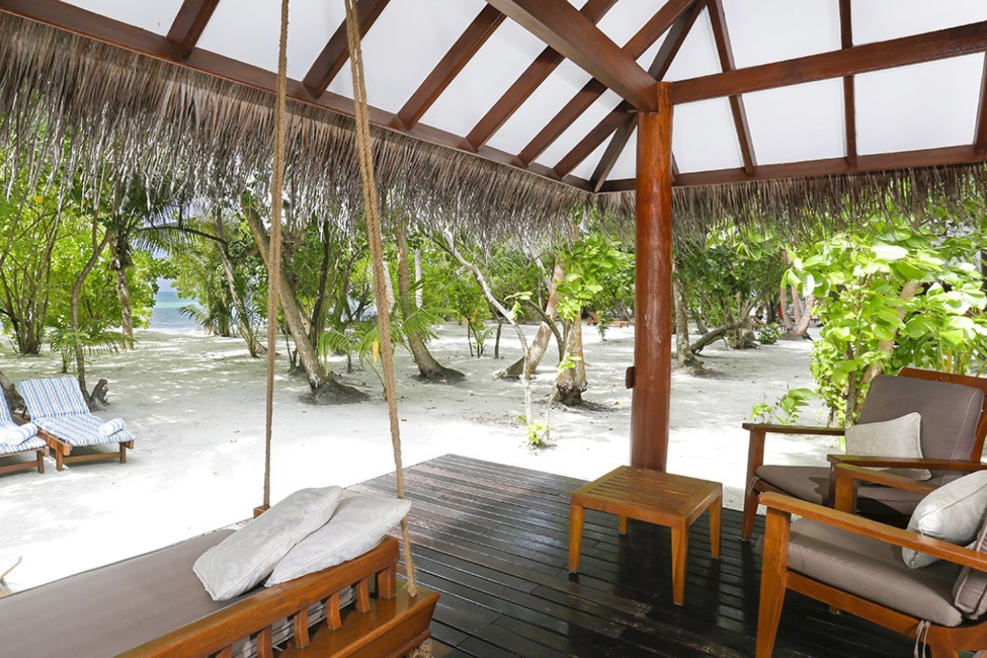 Medhufushi-Beach-Villa-Deck.jpg