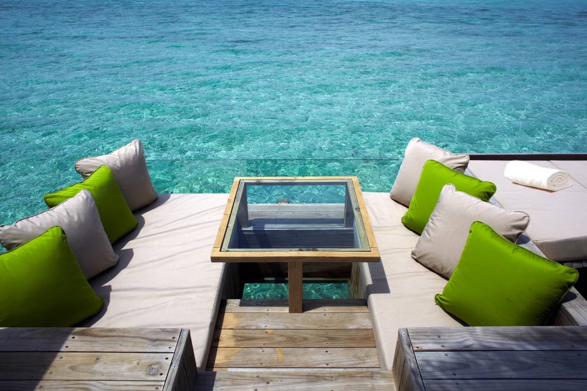 Six-Senses-Laamu-Laamu-Water-Villa-Glass-Table